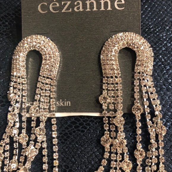 ✨NWT✨ Cézanne Crystal Rainbow Chandelier Earrings - Picture 3 of 5